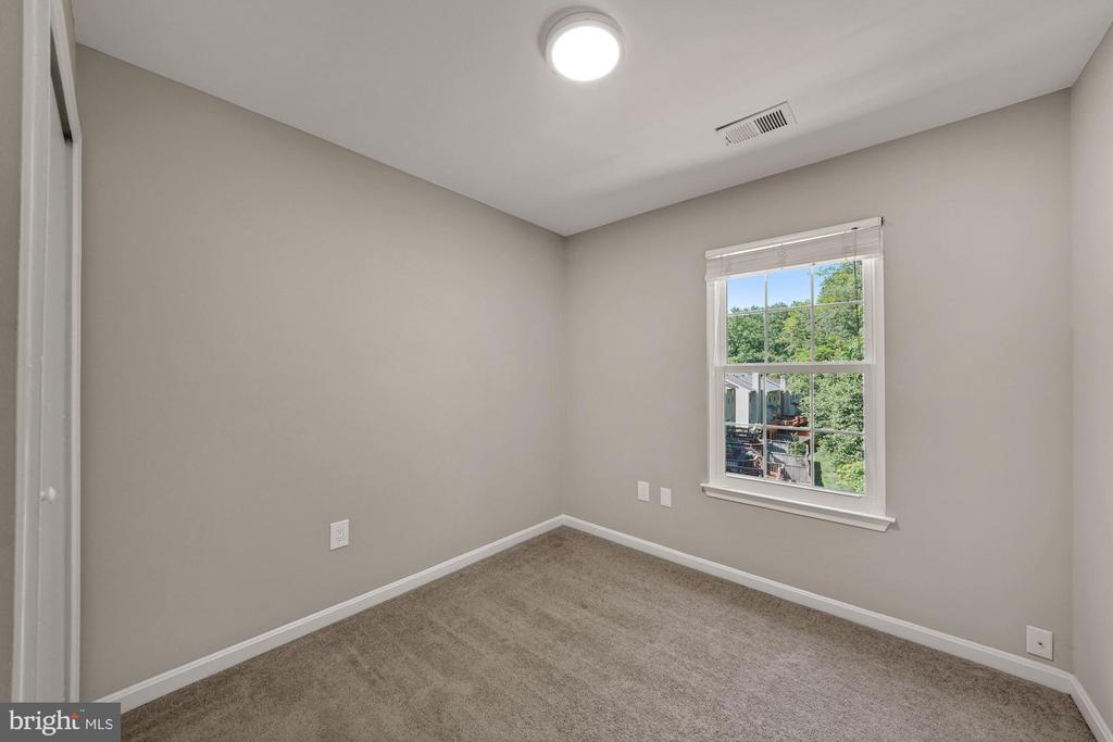 3924 COLLIS OAK CT