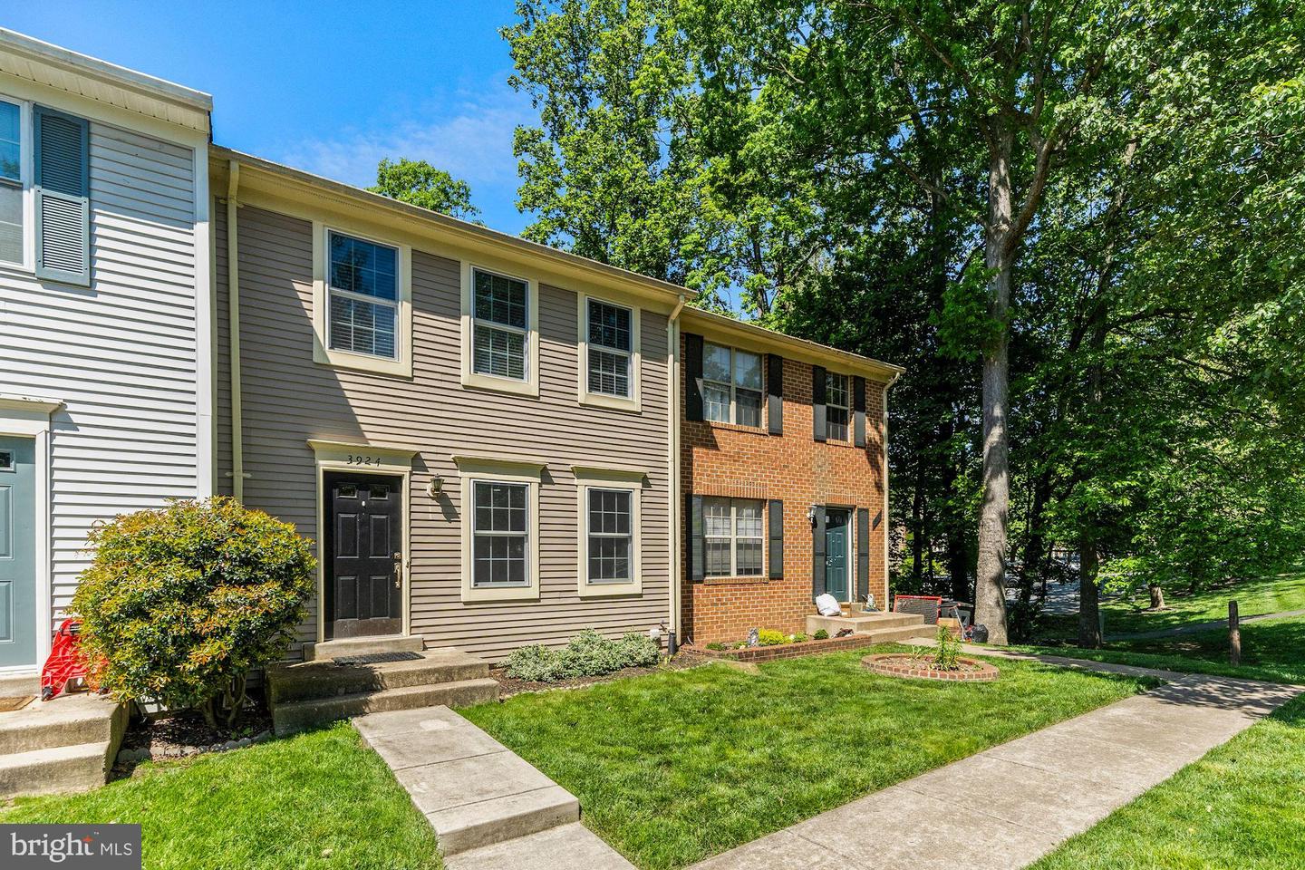 3924 COLLIS OAK CT