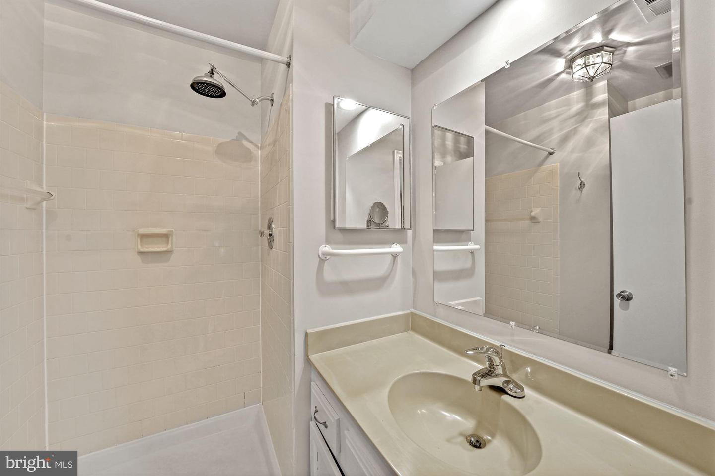 3924 COLLIS OAK CT