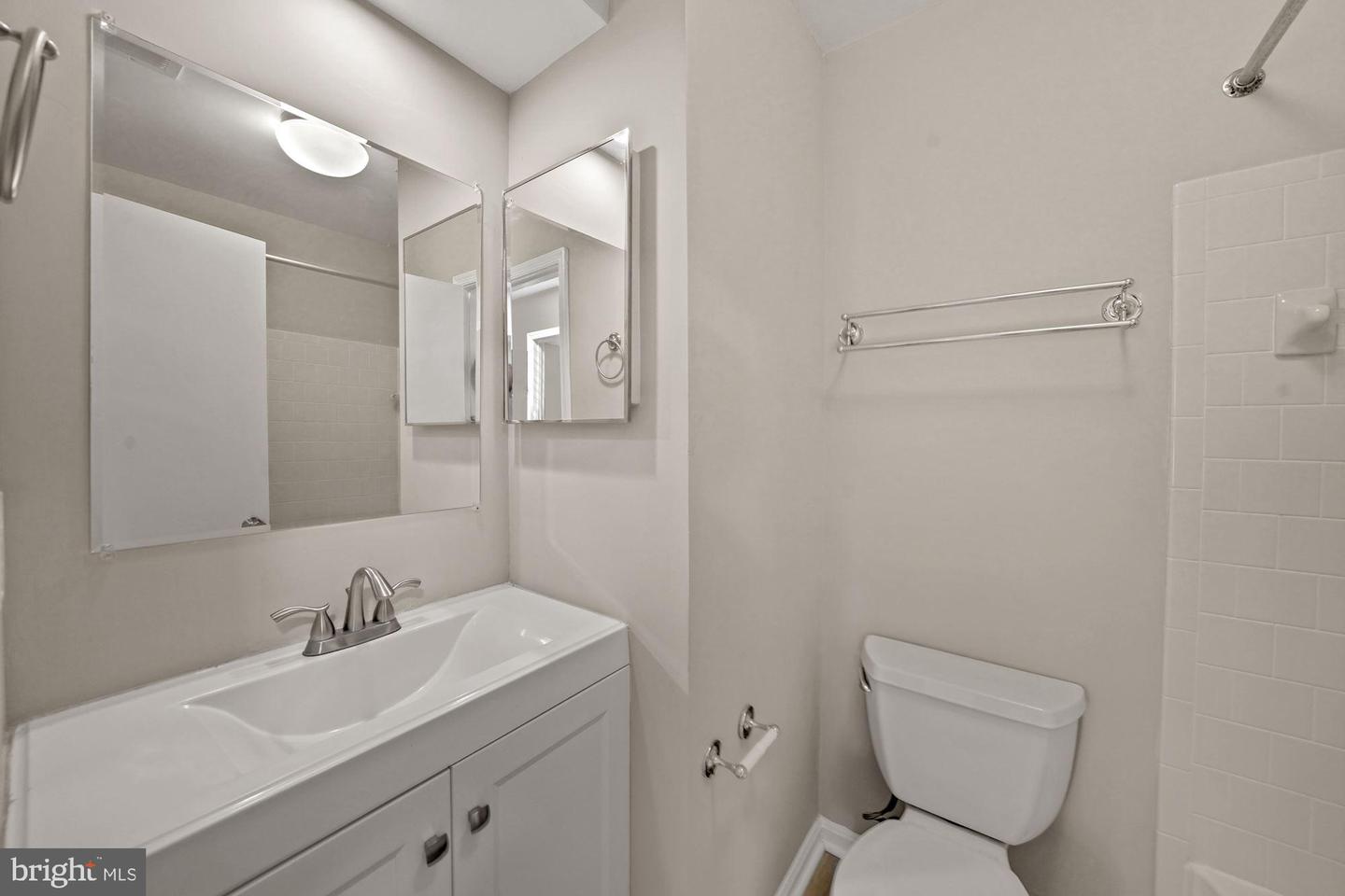3924 COLLIS OAK CT