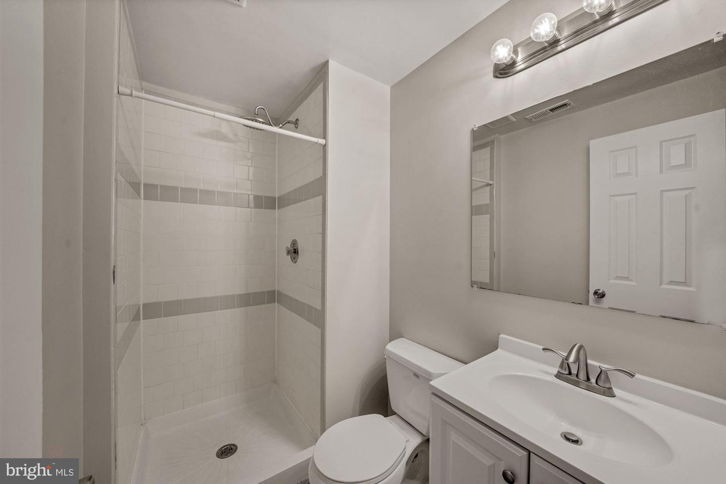 3924 COLLIS OAK CT