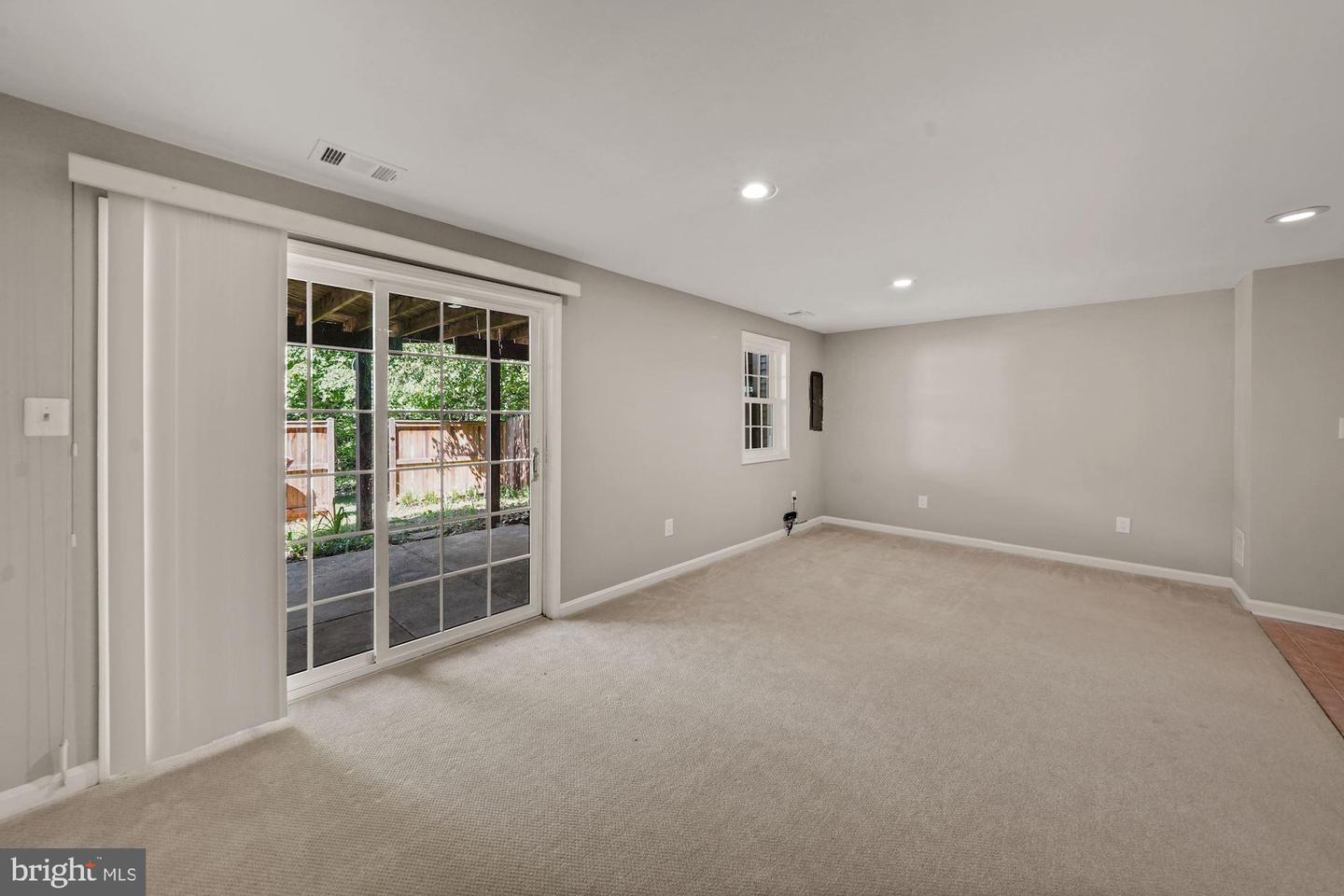 3924 COLLIS OAK CT