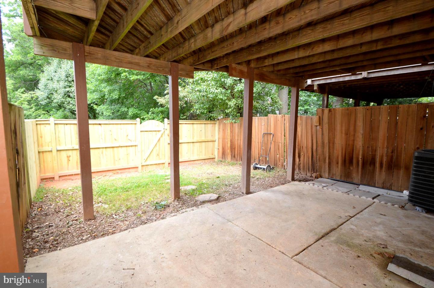 3924 COLLIS OAK CT