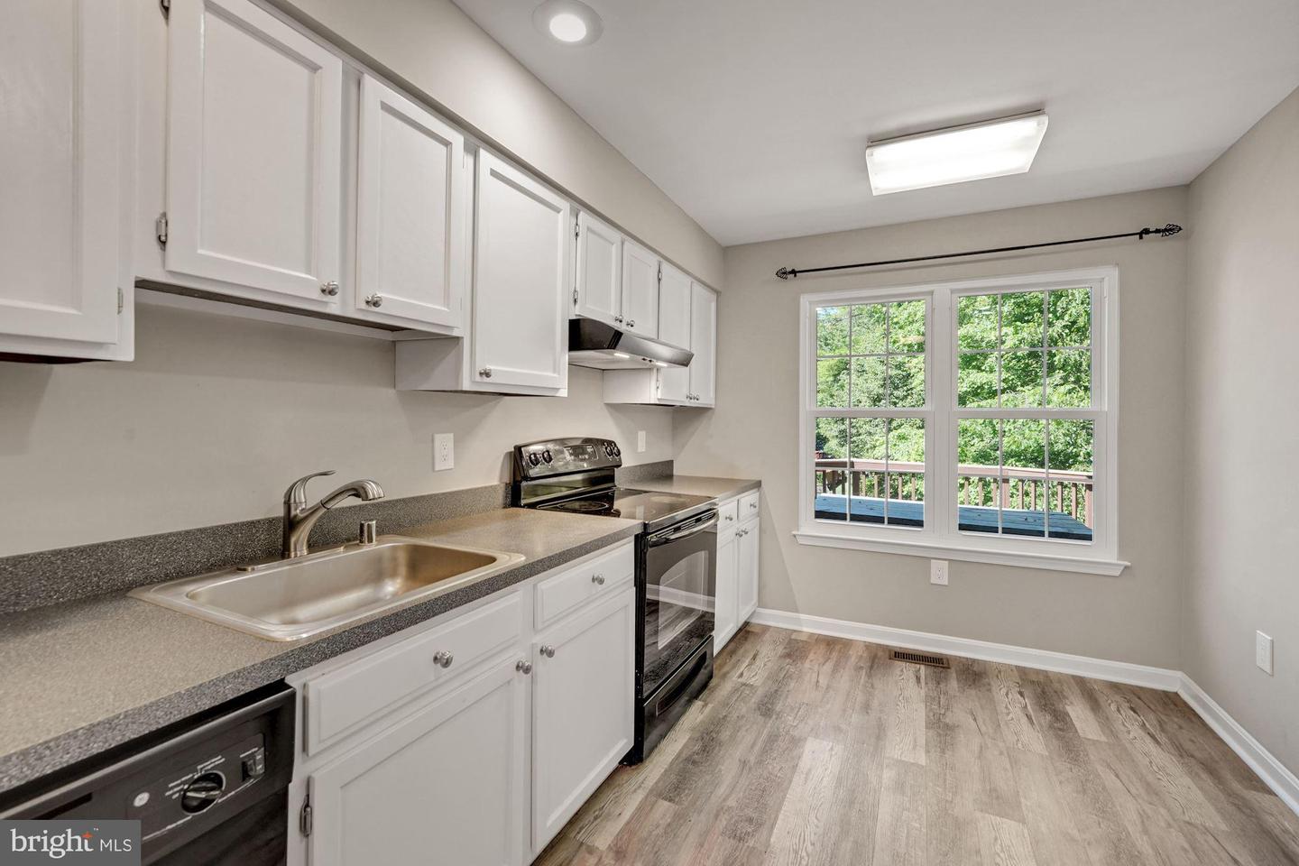 3924 COLLIS OAK CT
