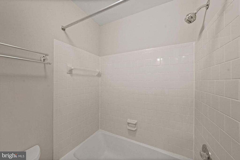3924 COLLIS OAK CT