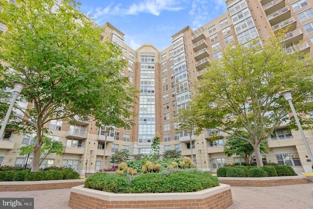11800 SUNSET HILLS RD #1218