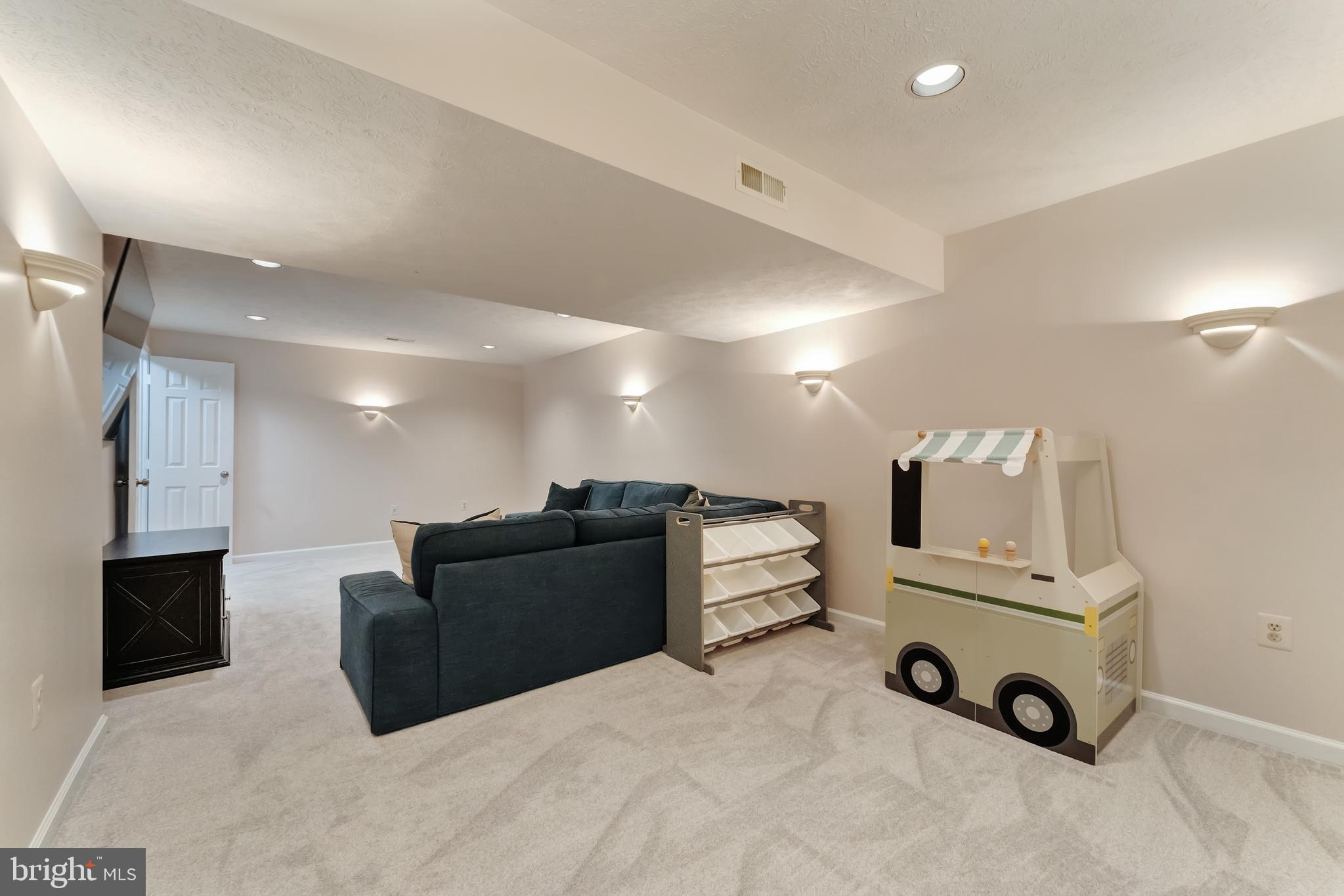 13826 Springstone Dr