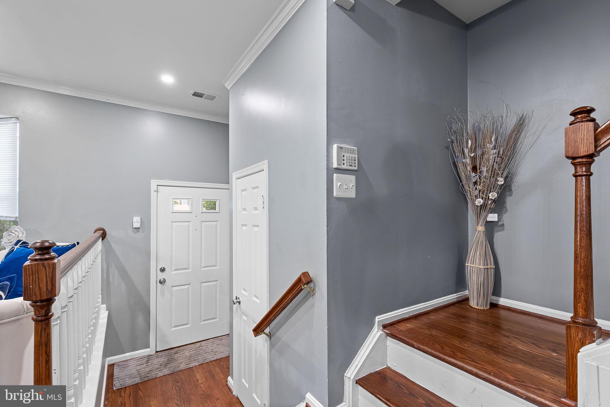 7929 Gunston Woods Pl
