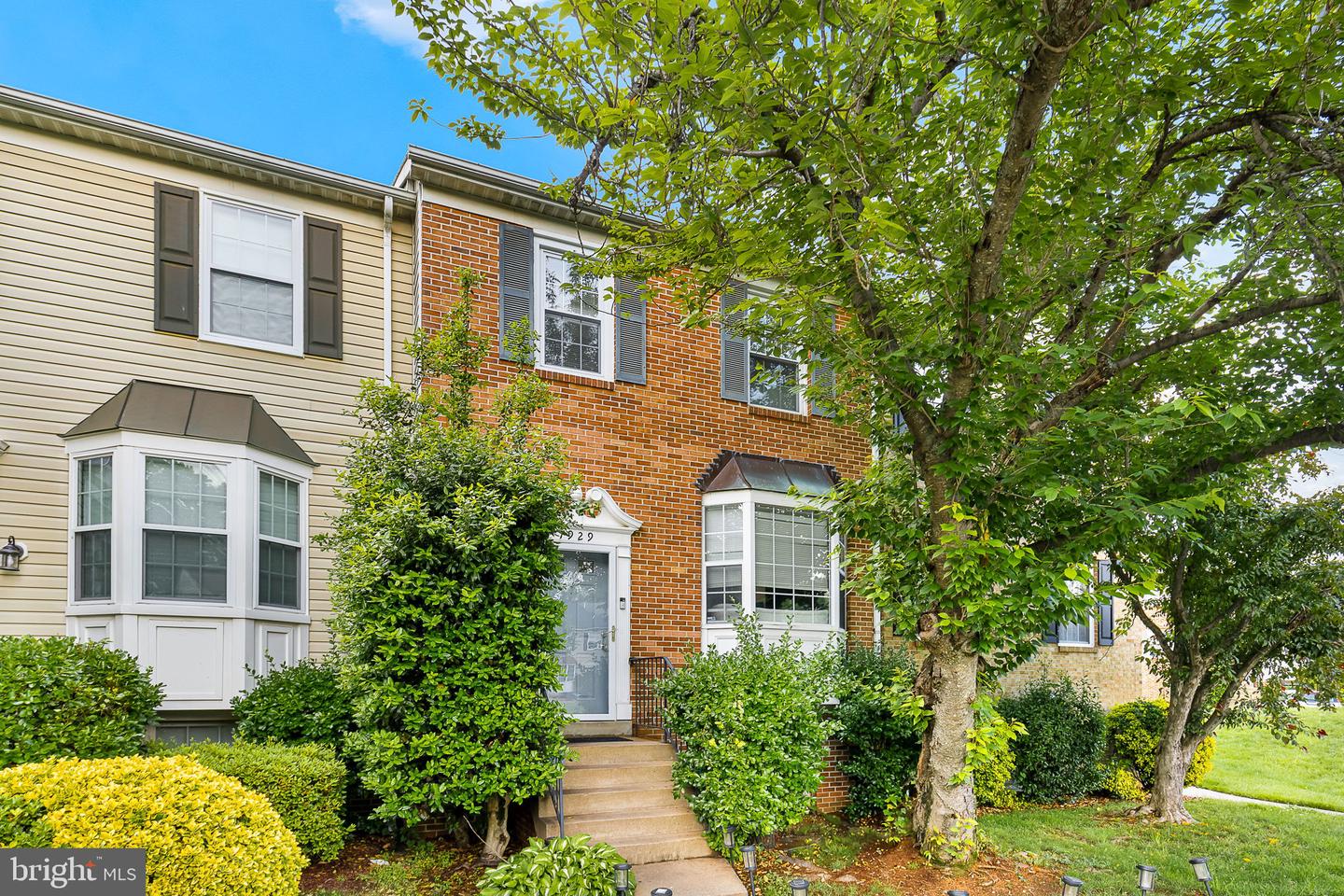 7929 Gunston Woods Pl