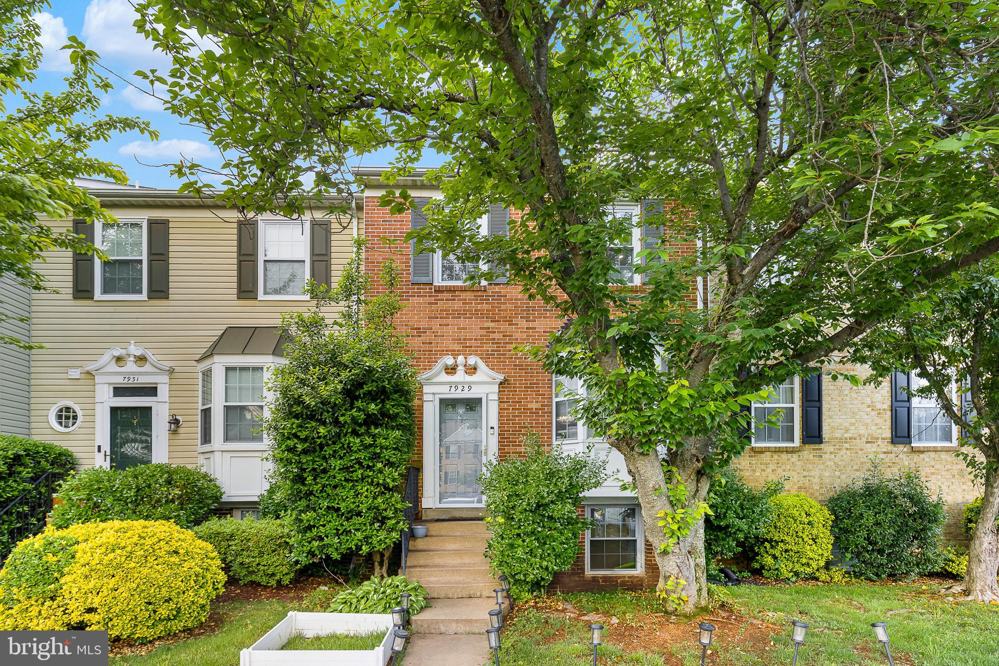 7929 Gunston Woods Pl