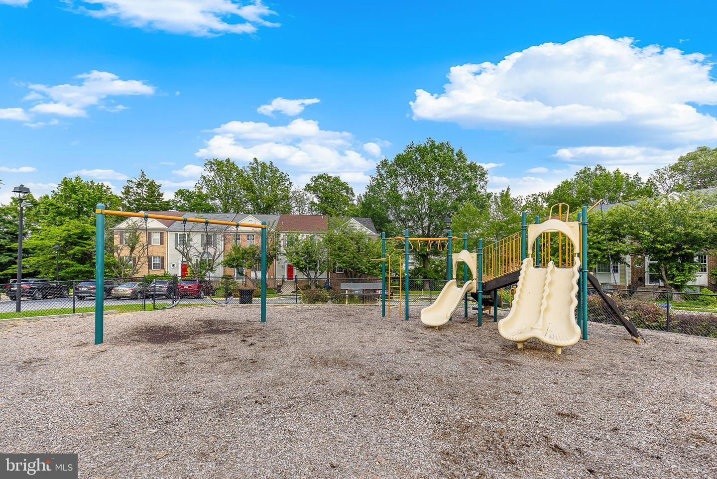 7929 Gunston Woods Pl