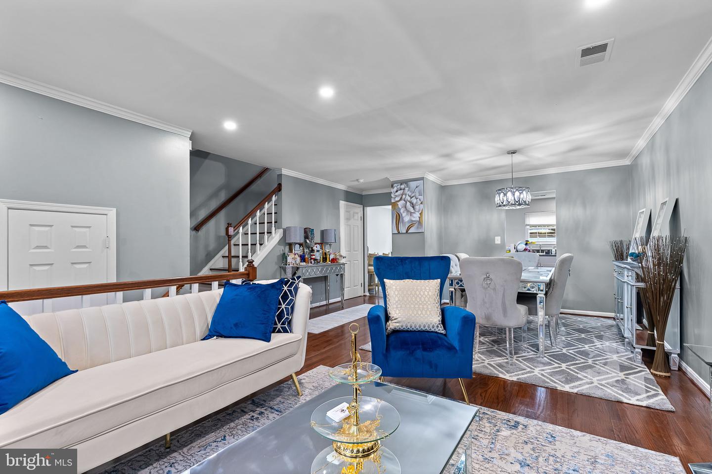 7929 Gunston Woods Pl
