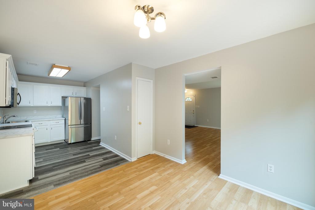 5620 SUMMER OAK WAY