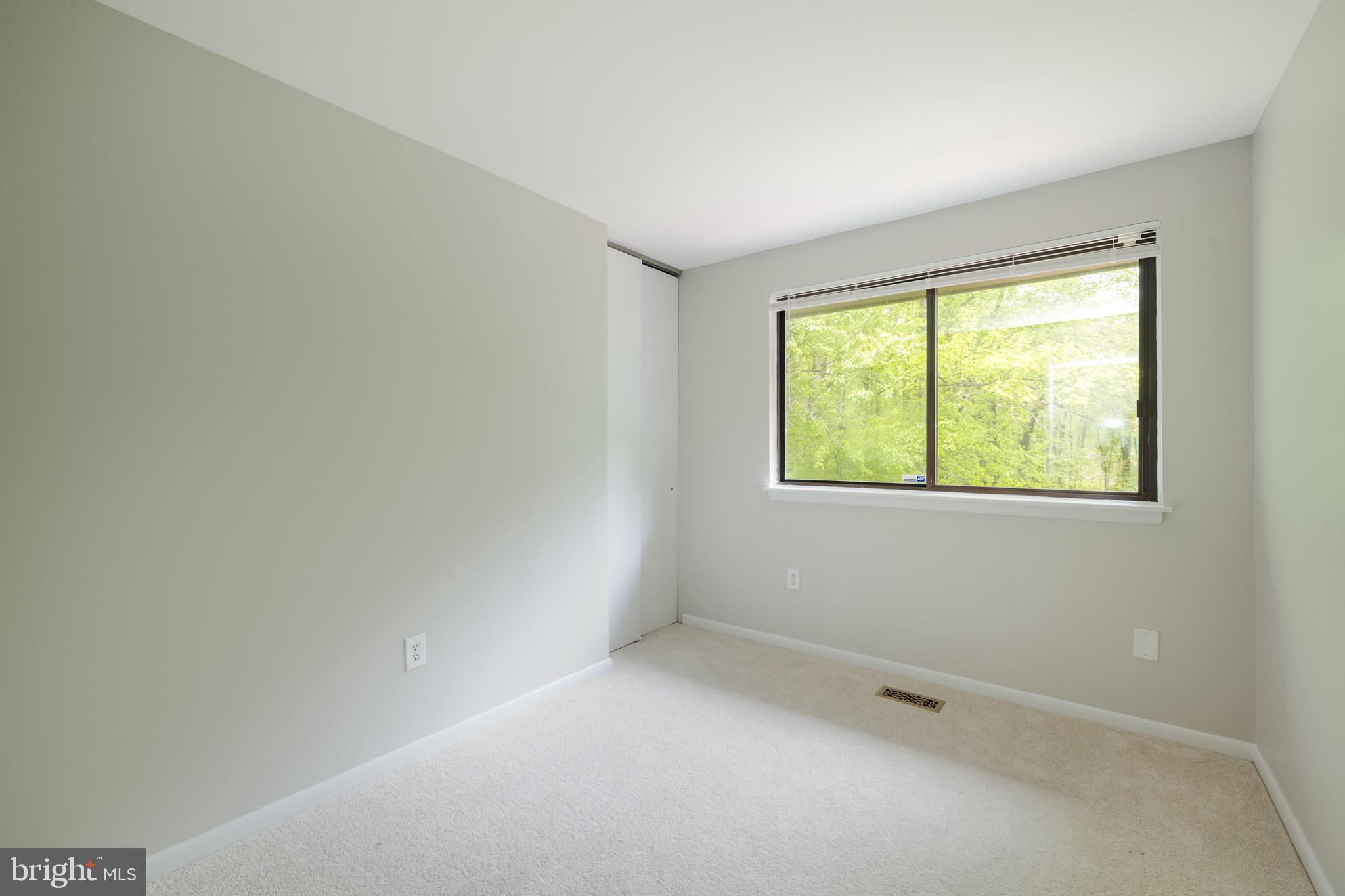 5620 SUMMER OAK WAY