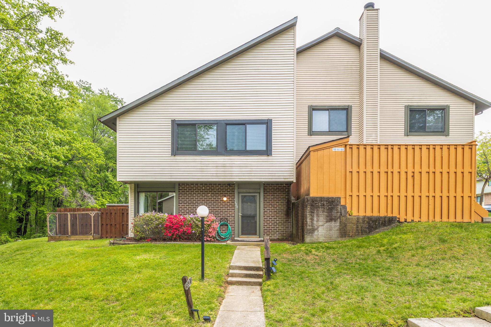 5620 SUMMER OAK WAY