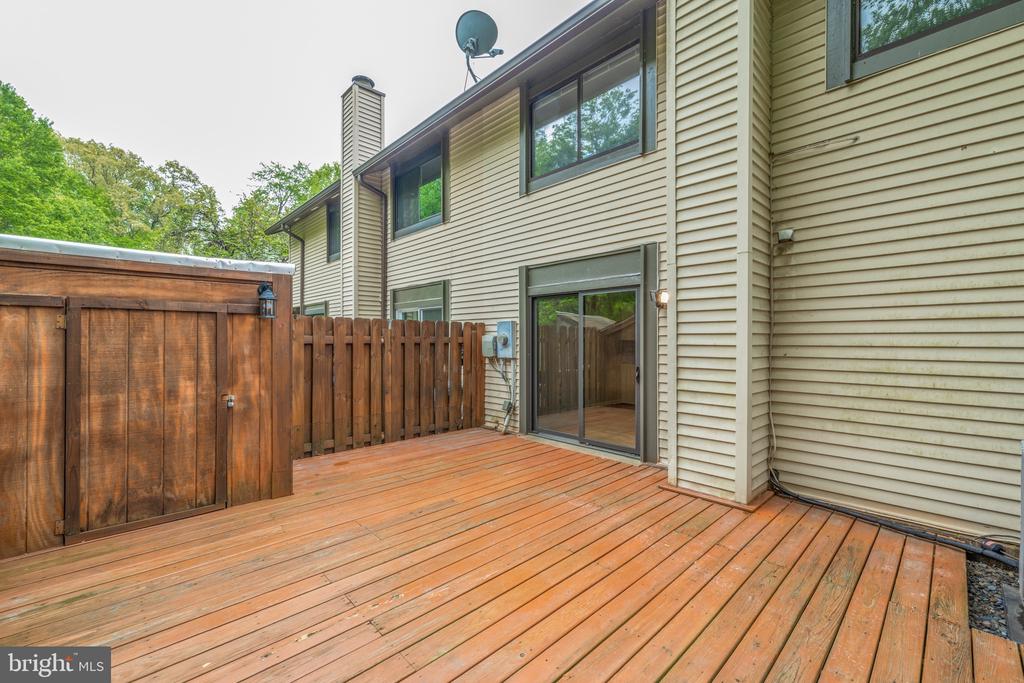 5620 SUMMER OAK WAY