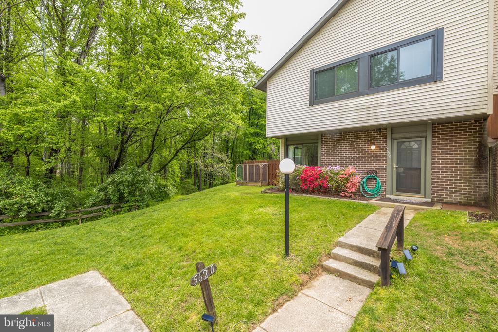 5620 SUMMER OAK WAY