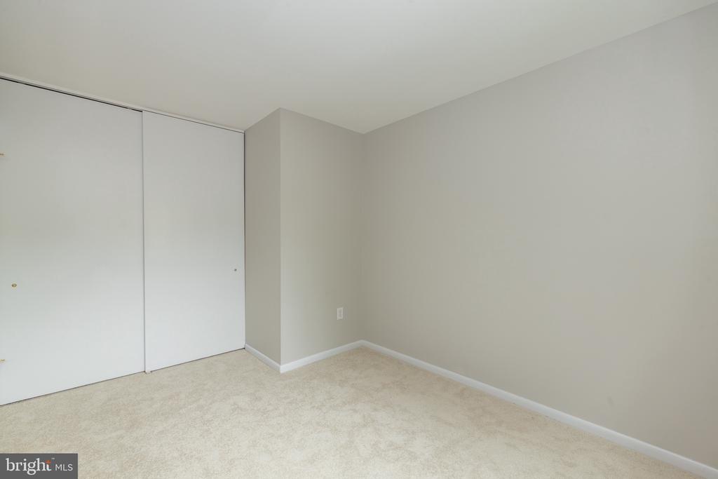 5620 SUMMER OAK WAY
