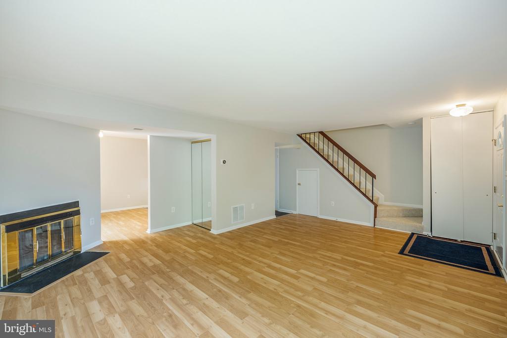 5620 SUMMER OAK WAY