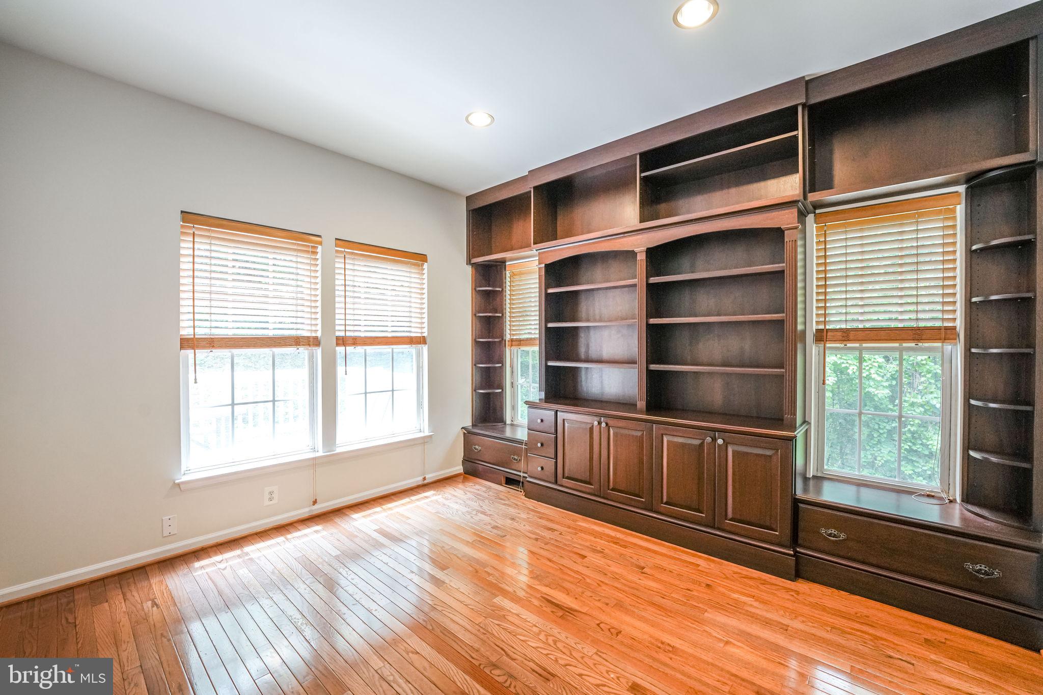 7683 HENRY KNOX DR