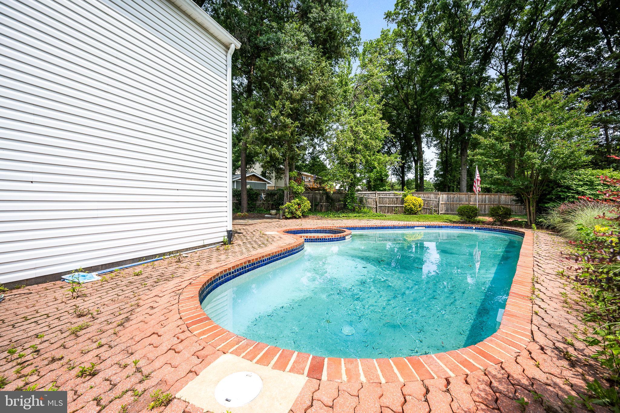 1213 Terrylynn Ct