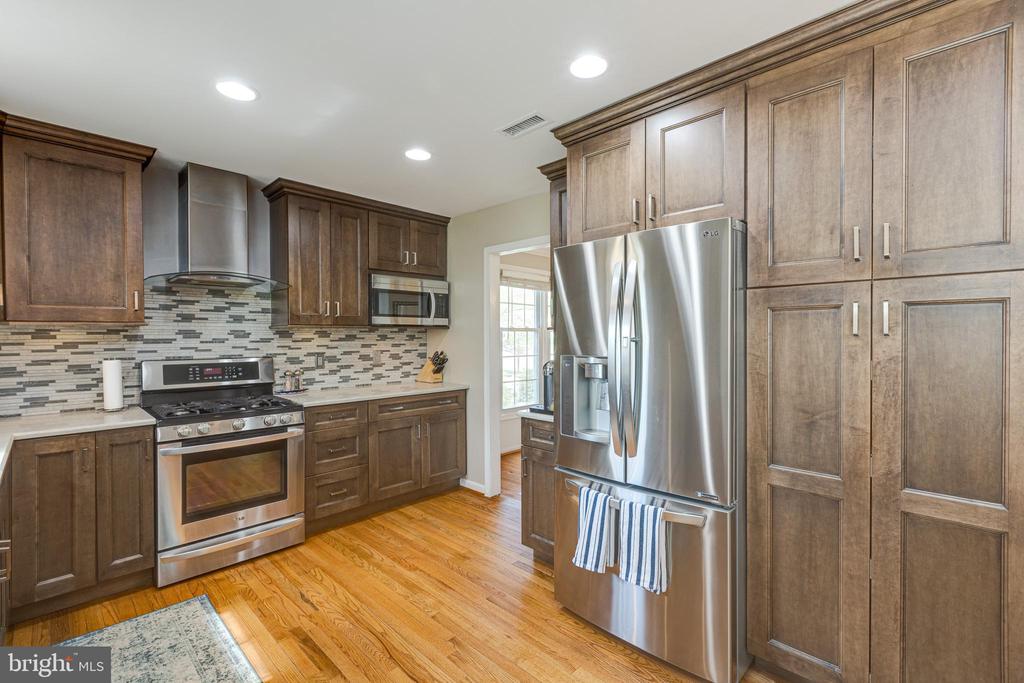 5624 KEMP LN
