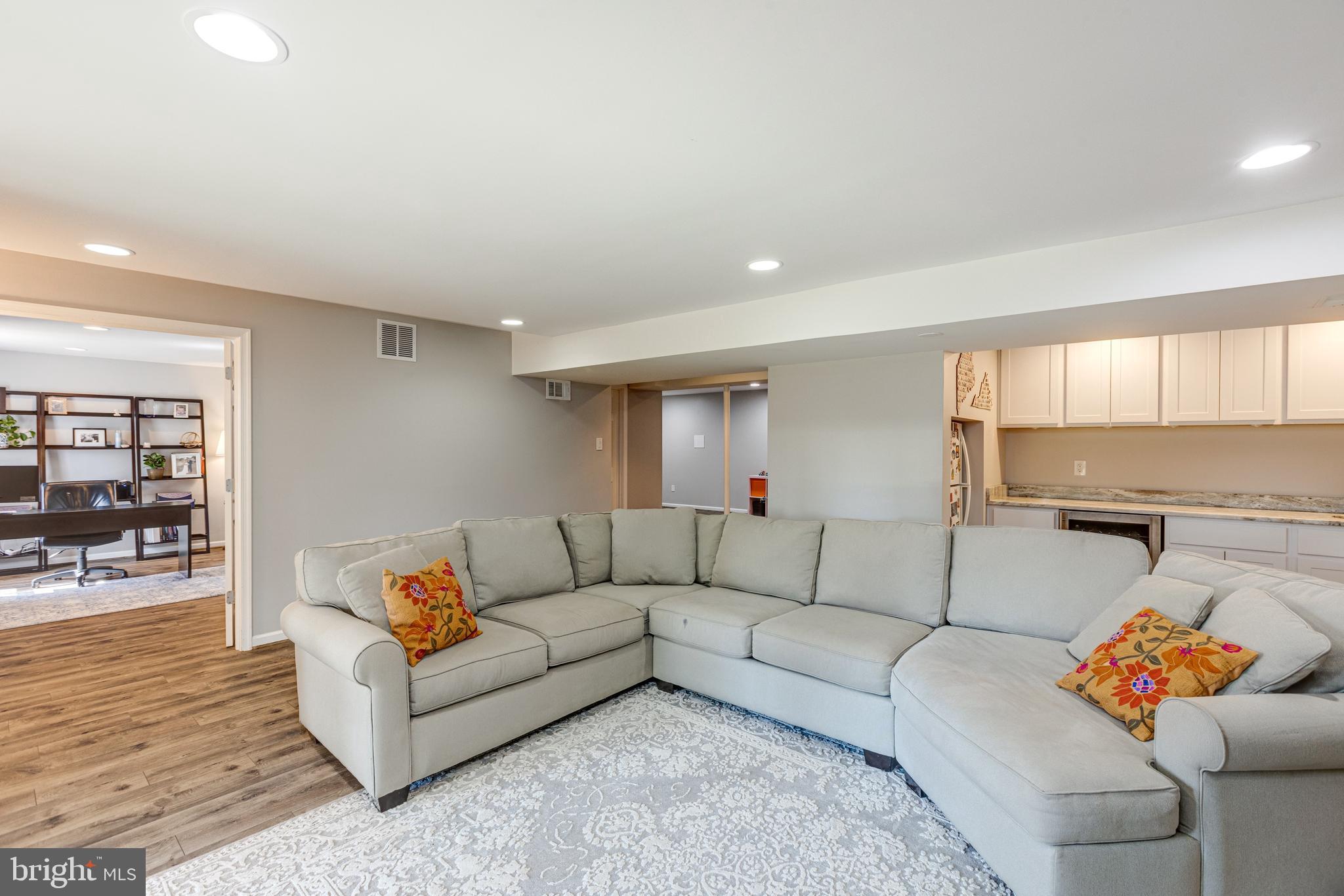 5624 KEMP LN