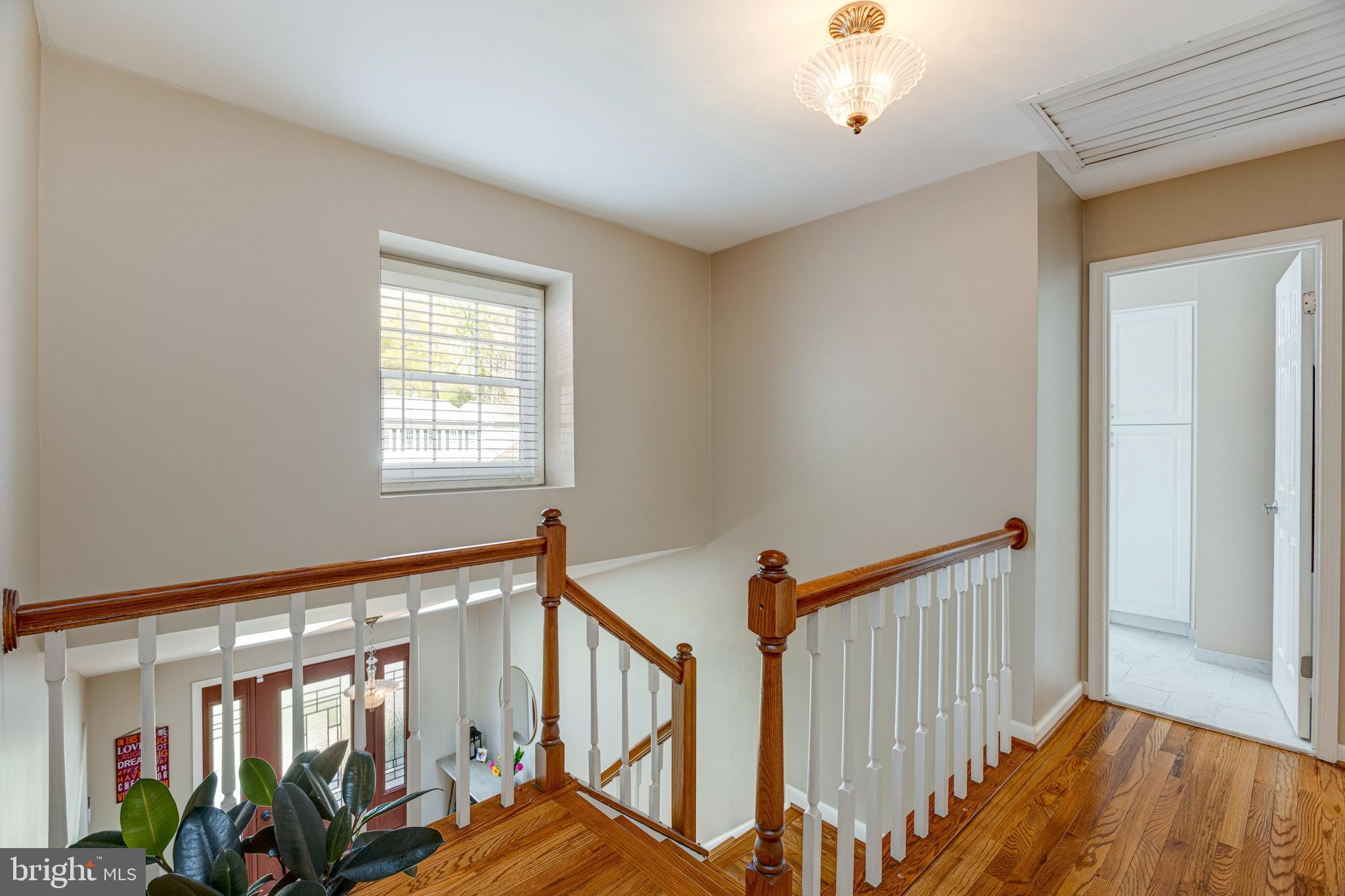 5624 KEMP LN
