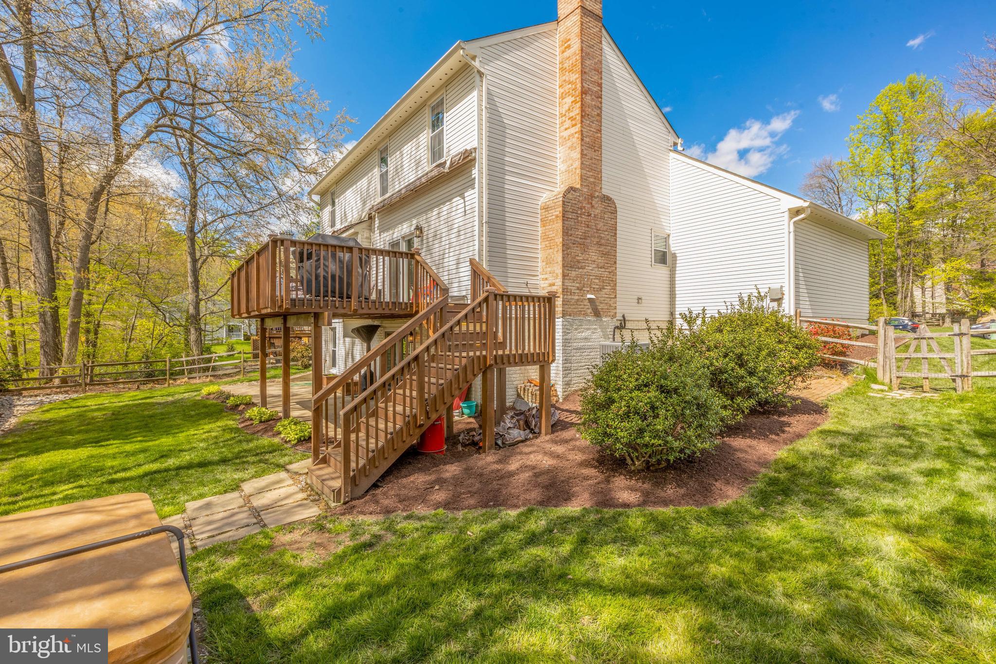 5624 KEMP LN