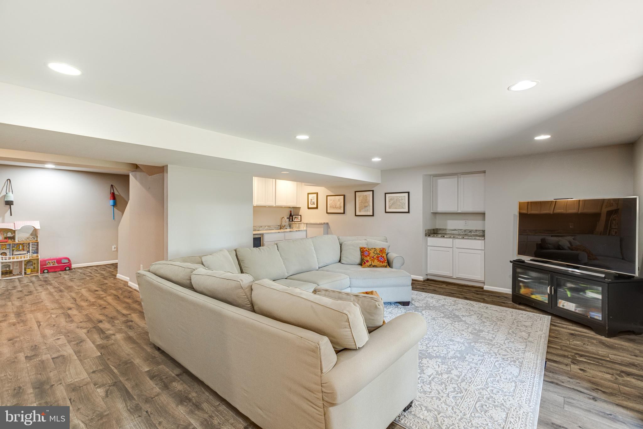 5624 KEMP LN
