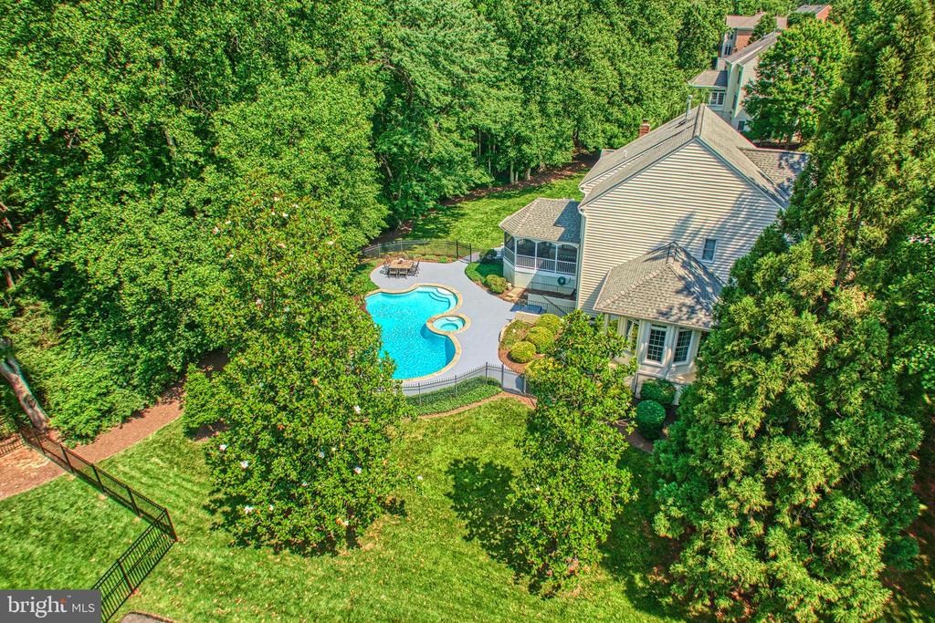 1296 Newkirk Ct