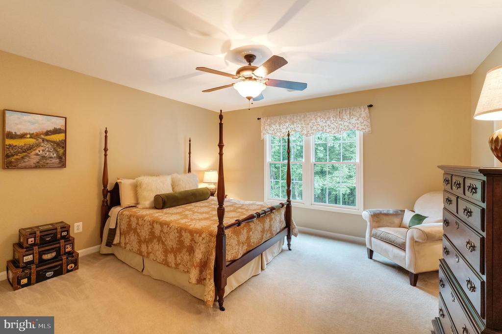 1296 Newkirk Ct