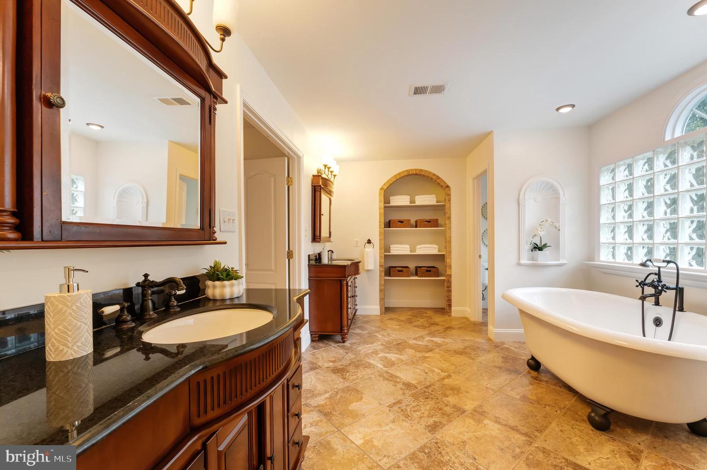 1296 Newkirk Ct