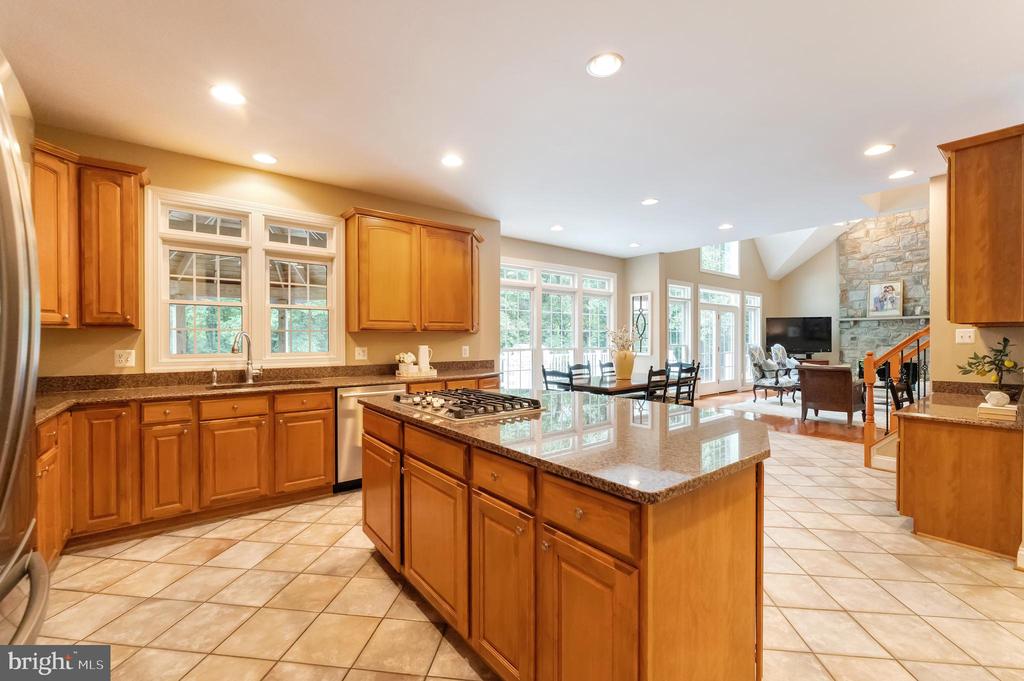 1296 Newkirk Ct
