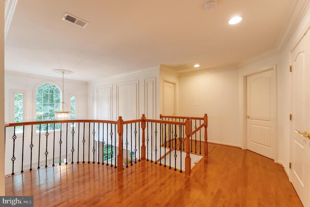 1296 Newkirk Ct
