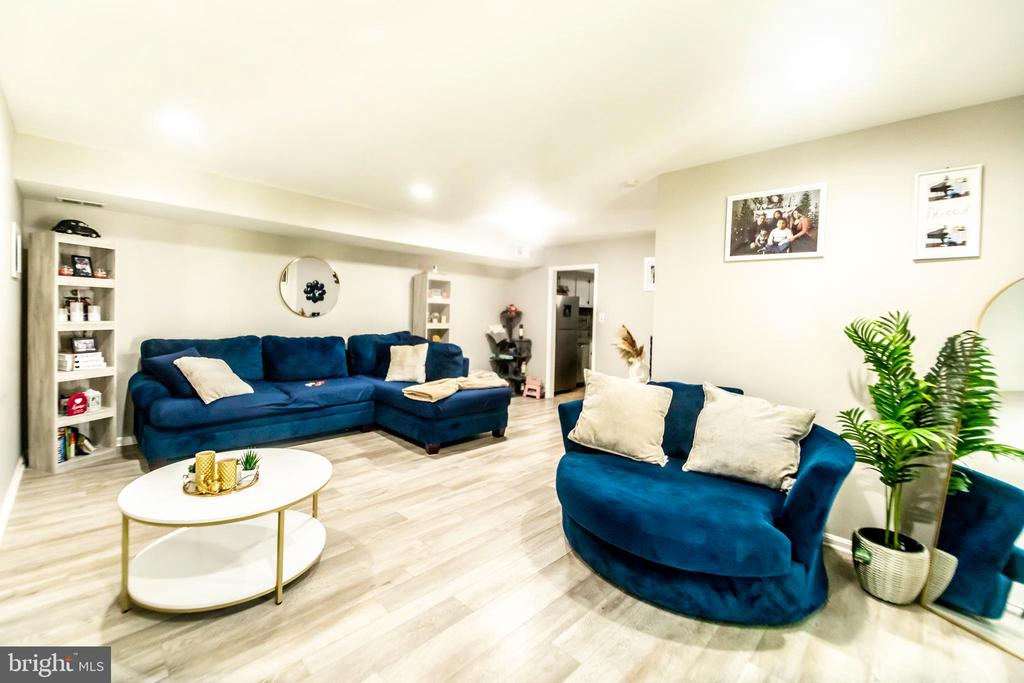 4548 Conwell Dr