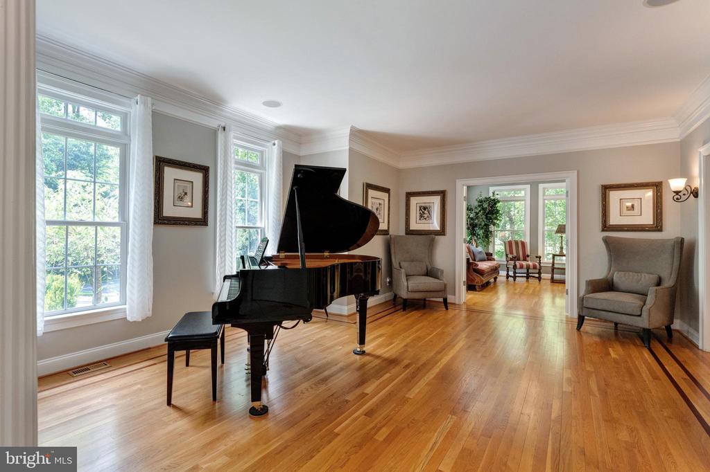 5026 HUNTWOOD MANOR DRIVE