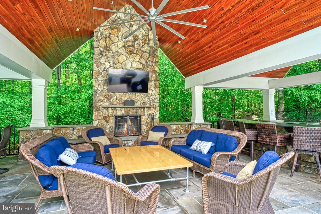 5026 HUNTWOOD MANOR DRIVE