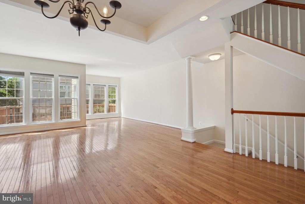 6323 DUNN COURT