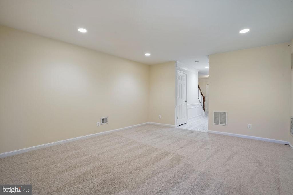 6323 DUNN COURT
