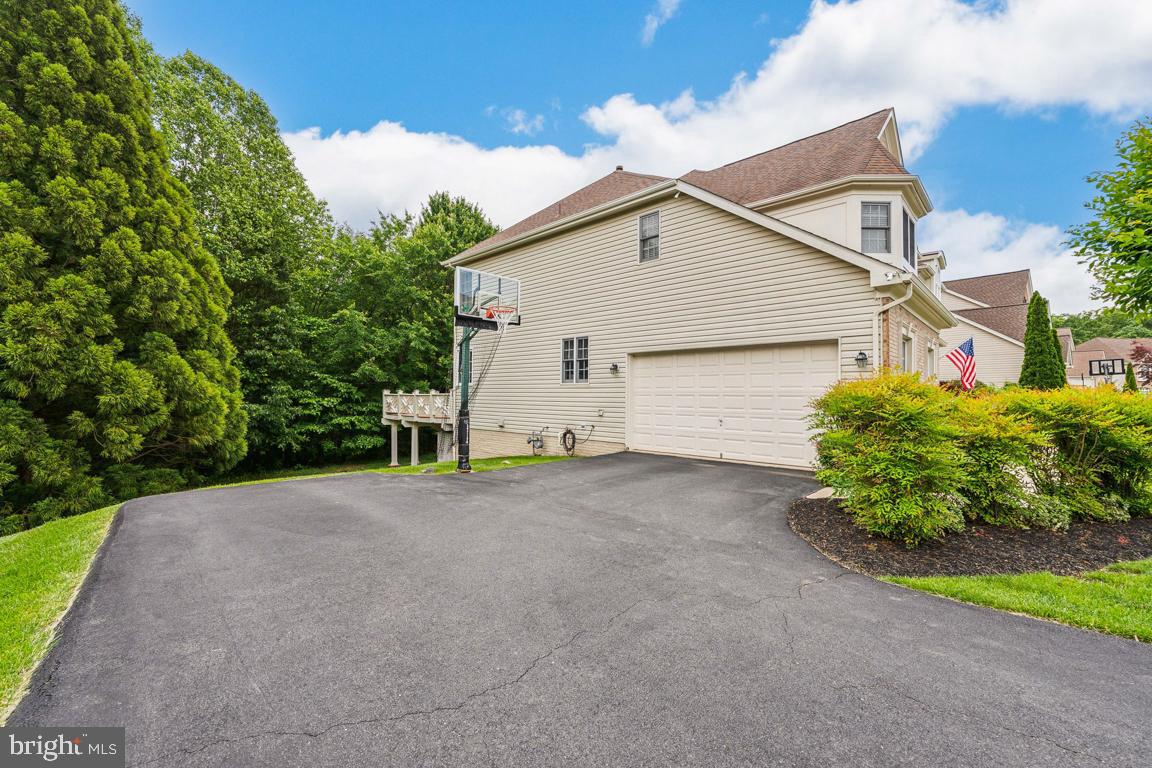 4872 AUTUMN GLORY WAY