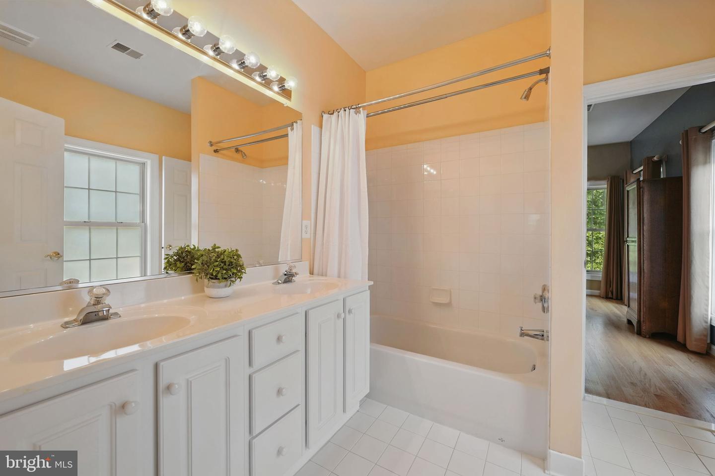 2108 Tysons Executive Ct