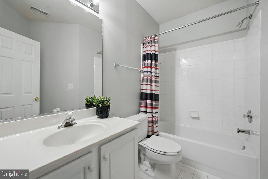 2108 Tysons Executive Ct