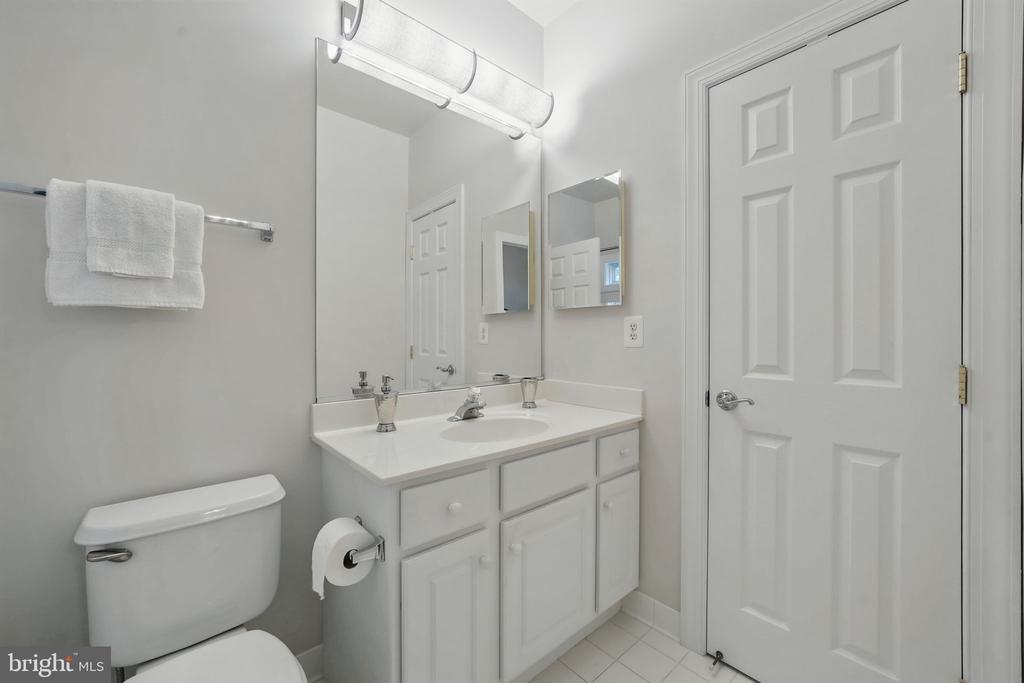 2108 Tysons Executive Ct