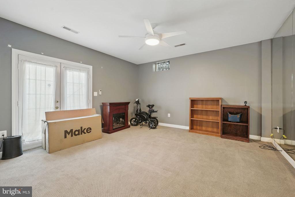 2108 Tysons Executive Ct