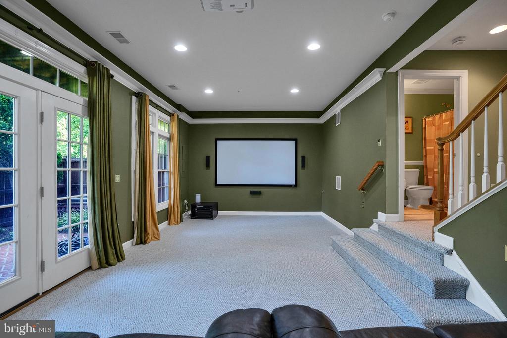 12410 MEADOW FIELD DR