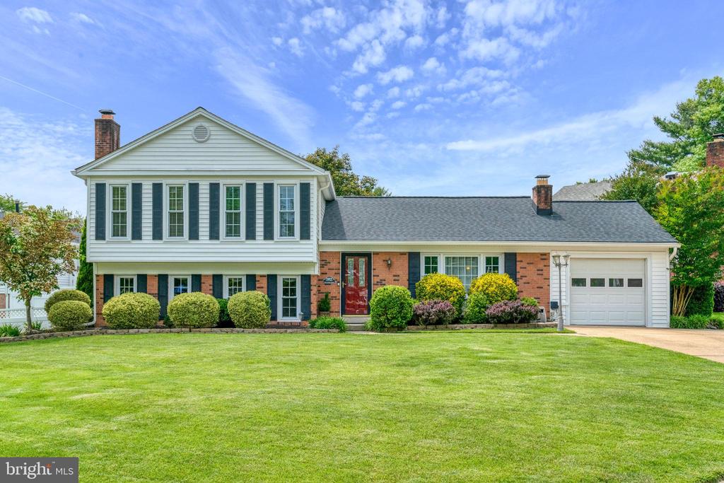 5901 WIVENHOE COURT