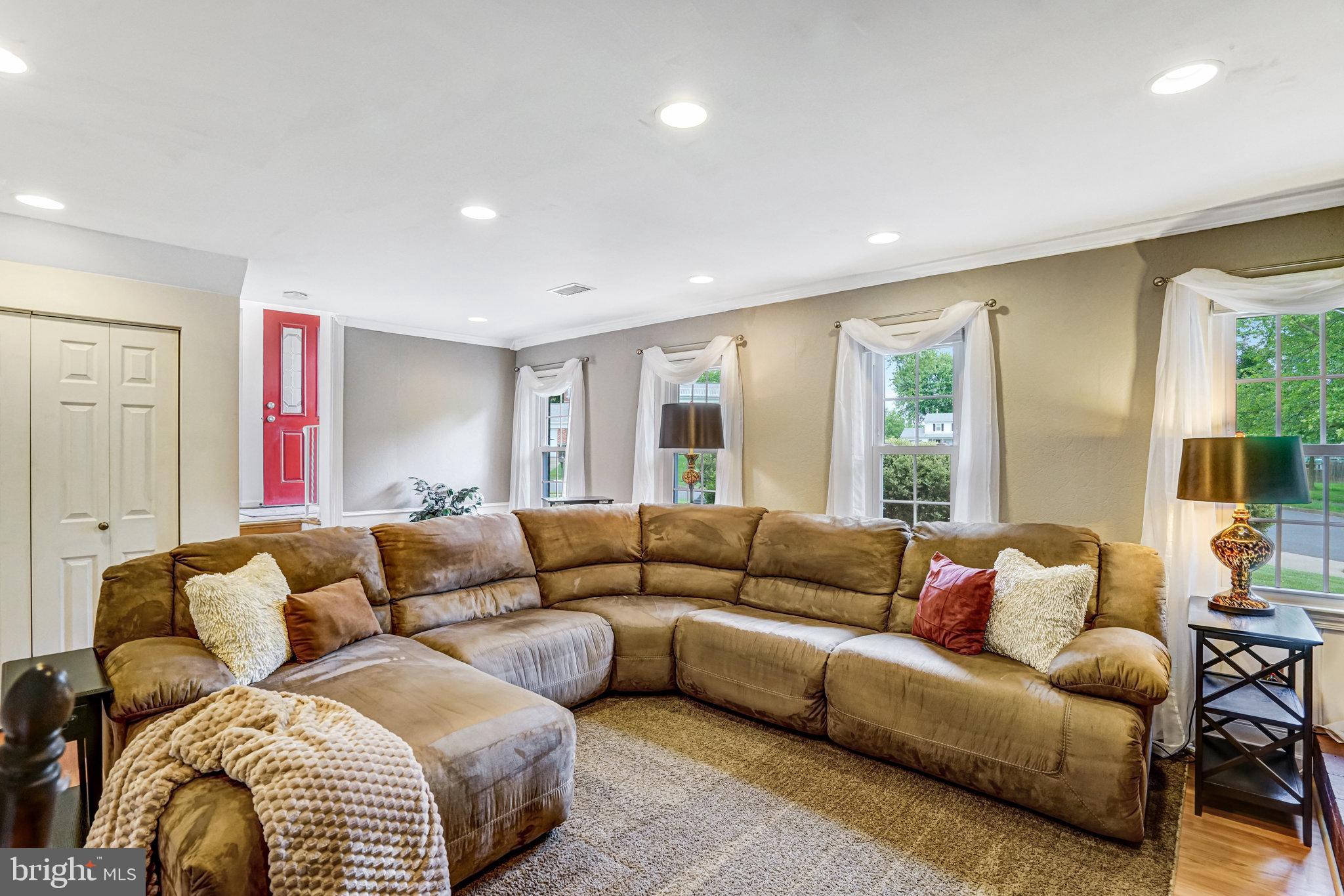 5901 WIVENHOE COURT