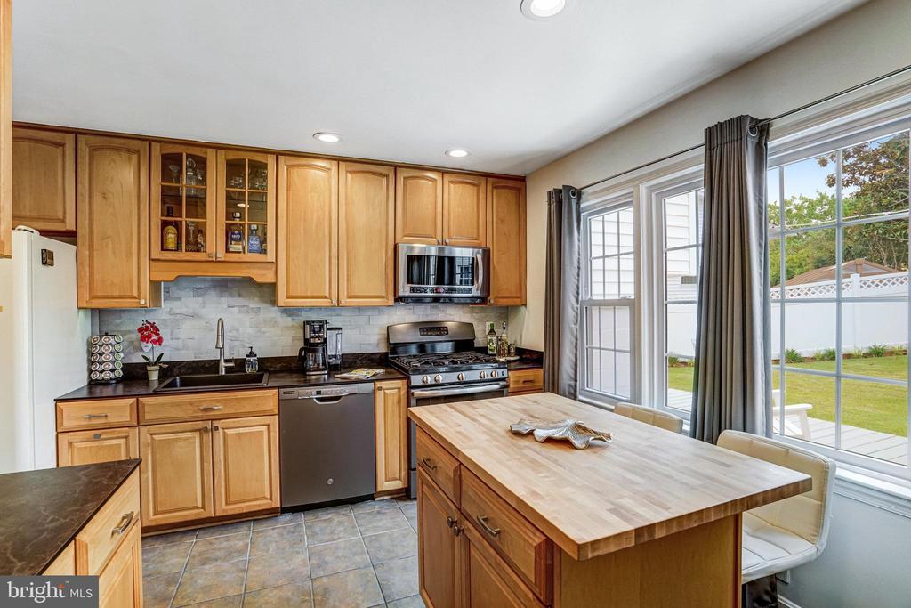 5901 WIVENHOE COURT