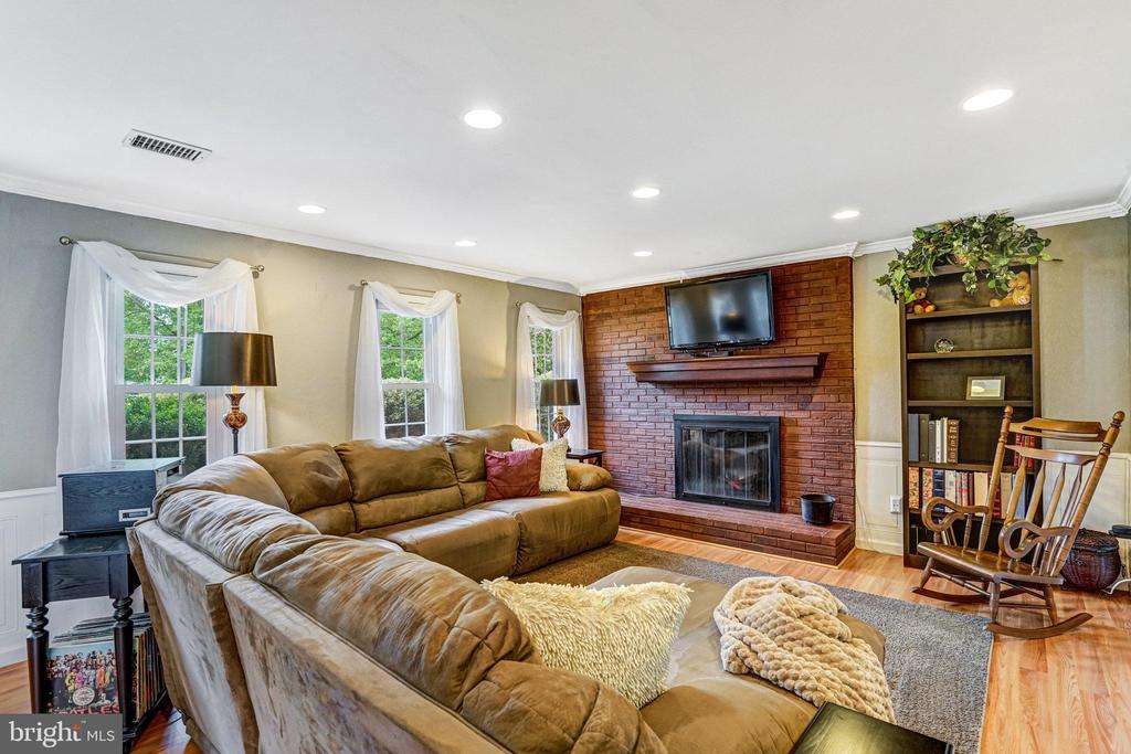 5901 WIVENHOE COURT